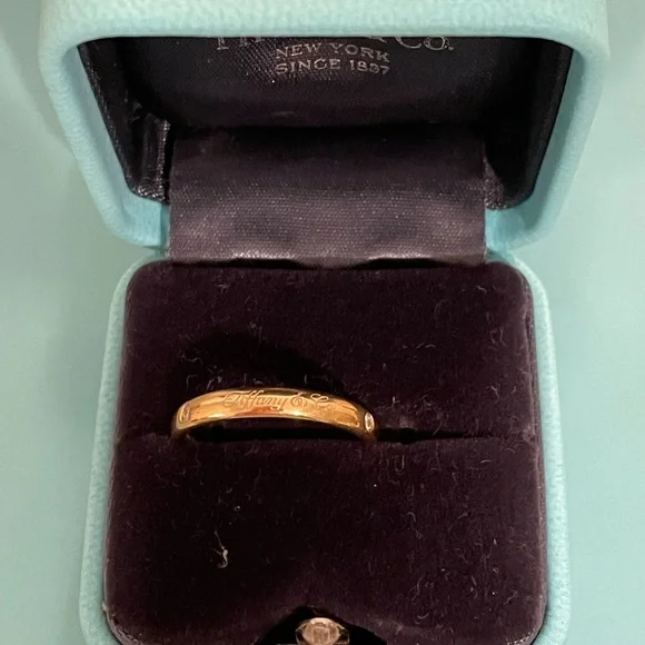 Tiffany & Co. wedding band 7.5